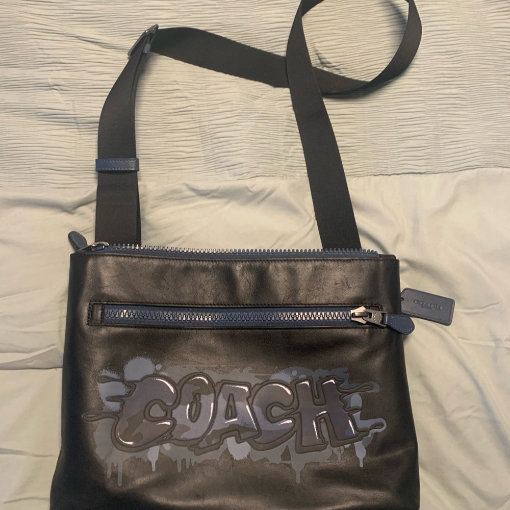 EUC Coach Graffiti Carrier Zip Crossbody